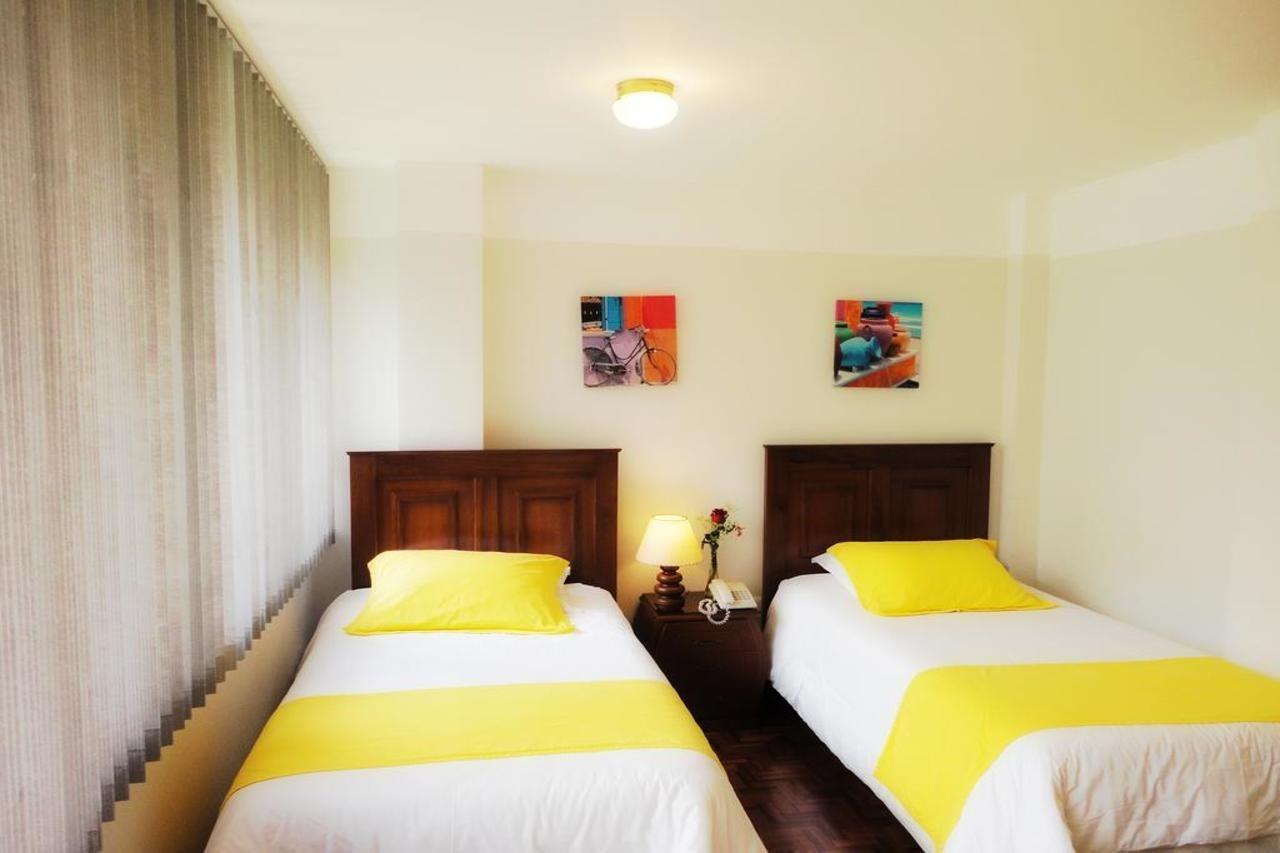 Hotel Rincon Escandinavo Quito Esterno foto