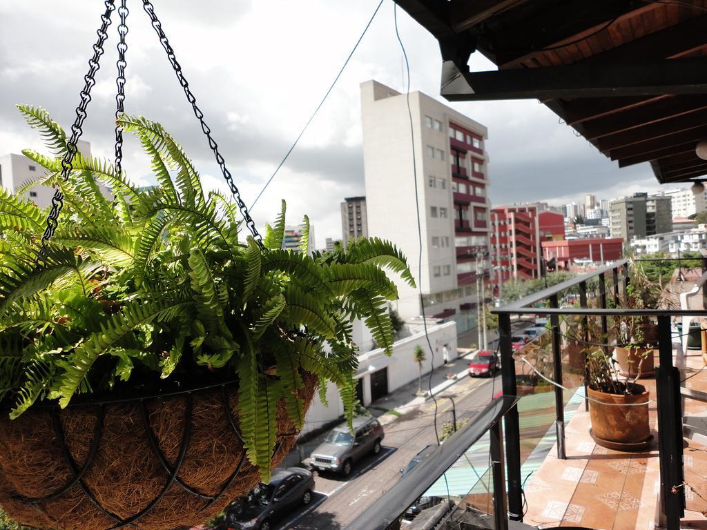 Hotel Rincon Escandinavo Quito Esterno foto