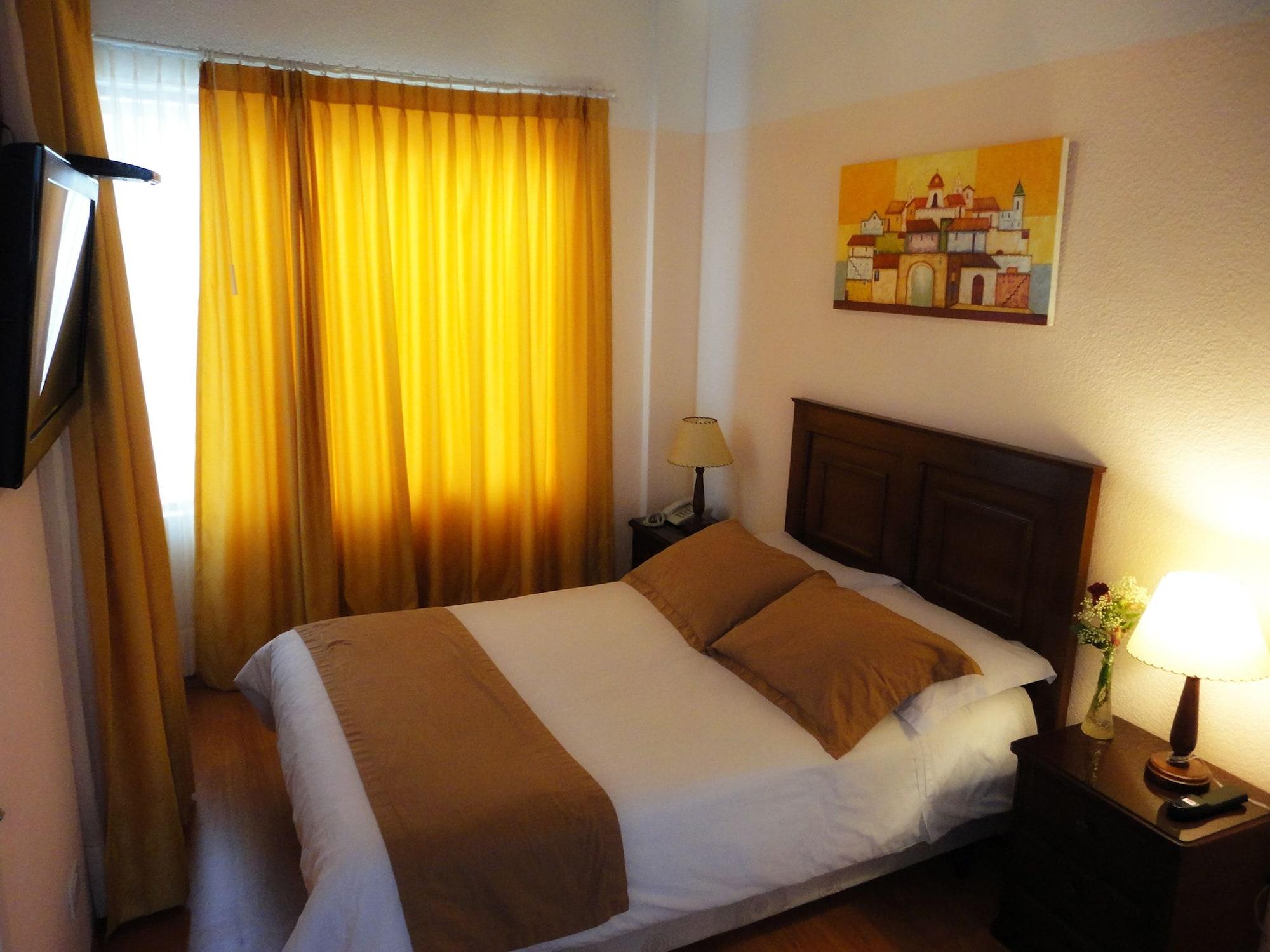 Hotel Rincon Escandinavo Quito Esterno foto