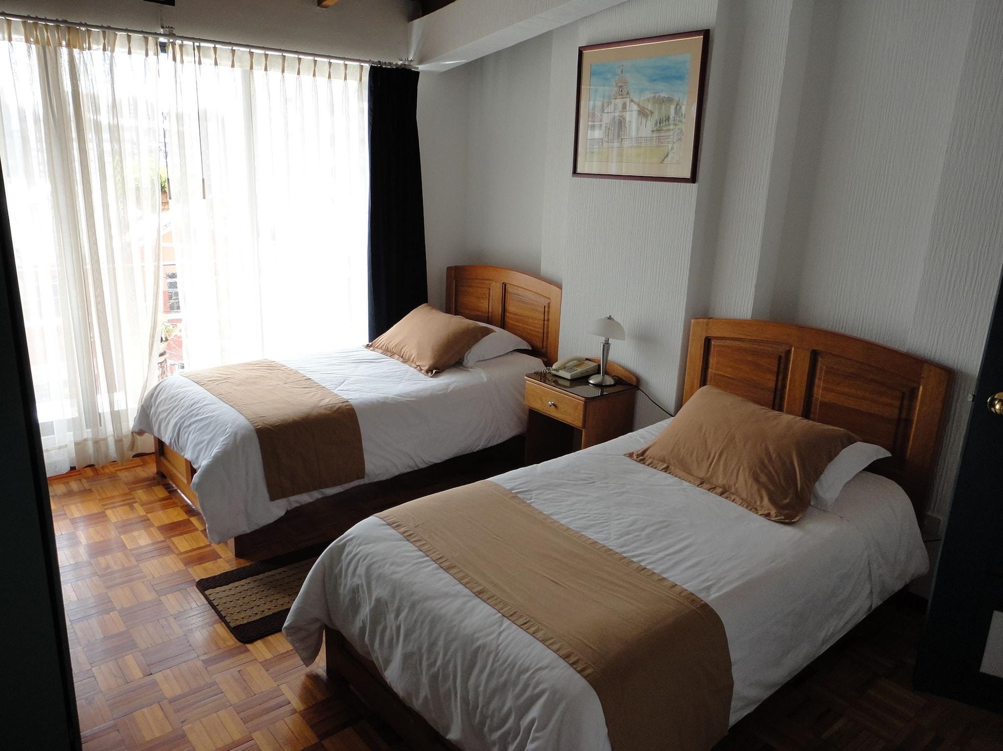 Hotel Rincon Escandinavo Quito Esterno foto