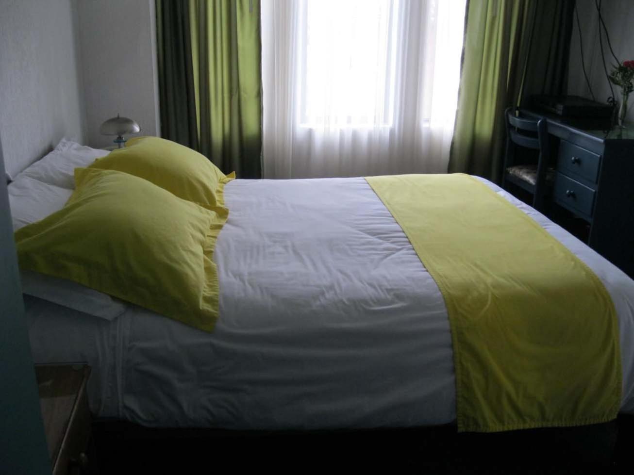 Hotel Rincon Escandinavo Quito Esterno foto