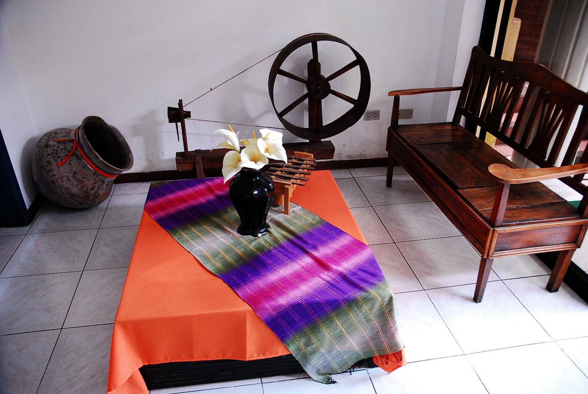 Hotel Rincon Escandinavo Quito Esterno foto